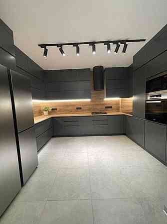 Продаж Квартира 3-кімнатна, 10/10 поверх на Алімпія Галика, 75 Kiev