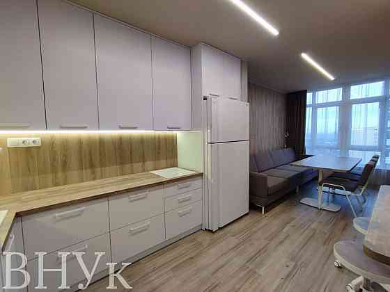 Продаж Квартира 3-кімнатна, 9/10 поверх на Руська Чернівці