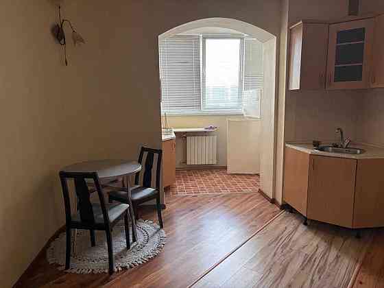 Оренда Квартира 1-кімнатна, 11/16 поверх на просп. Павла Тичини, 16/2 Kiev