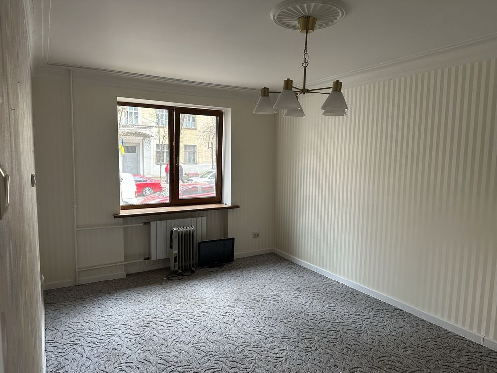 Продаж Квартира 2-кімнатна, 1/4 поверх на Василя Сурікова вул., д. 4 Київ - фото 1