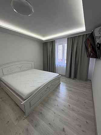 Продаж Квартира 3-кімнатна, 6/9 поверх на Хорольська вул., д. 8/4 Kiev