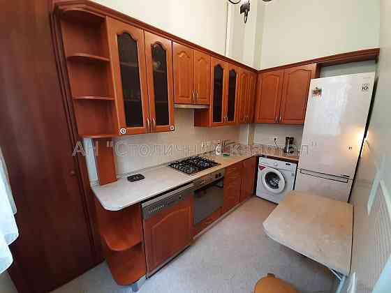 Оренда Будинок 2-кімнатний на Рейтарська вул., 20/24 Київ