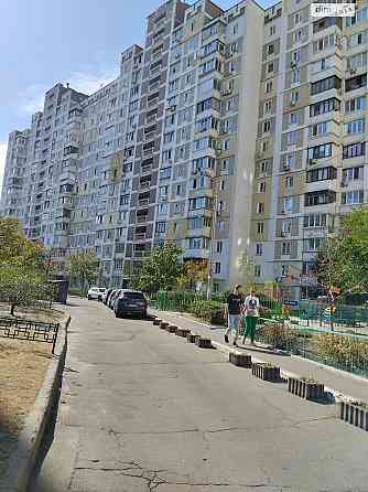 Продаж Квартира 3-кімнатна, 7/16 поверх на Ревуцького, 18 Київ