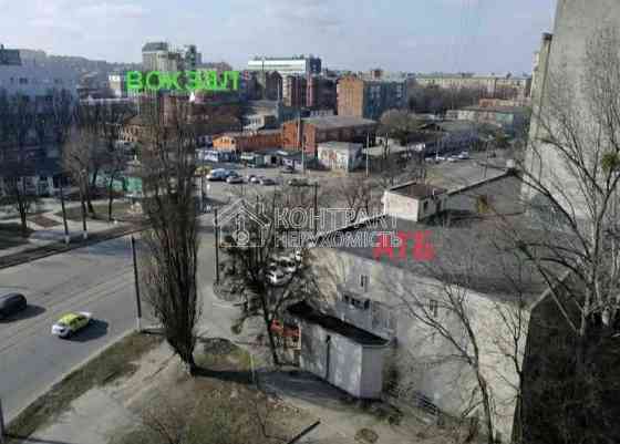 Оренда Квартира 3-кімнатна, 8/9 поверх на вул. Конева Kharkiv