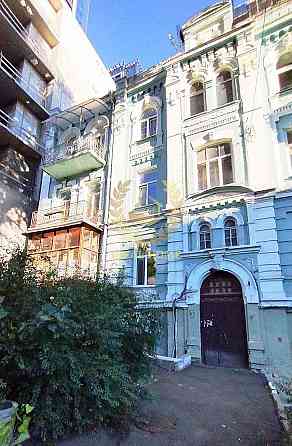 Продаж 2к квартири по вулиці Лабораторна Київ