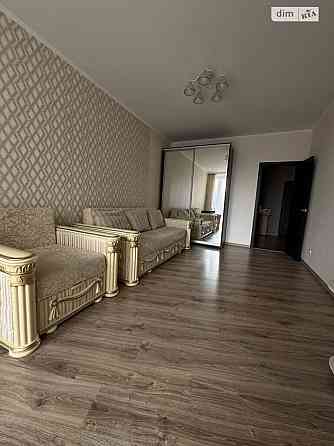 Оренда Квартира 1-кімнатна, 12/25 поверх на Драгоманова, 2б Київ