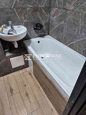 Продаж Квартира 3-кімнатна, 5/5 поверх на вул. Воскресенський Київ