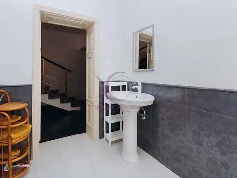 Оренда 2-поверховий   200 кв.м 4 кімн.  Чернівці - фото 16