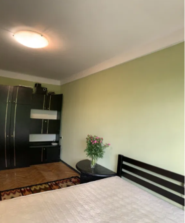 Оренда Квартира 1-кімнатна, 3/9 поверх на Флоренції, 10а Kiev