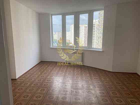 Простора 3-кімнатна квартира на Дніпровській набережній Киев