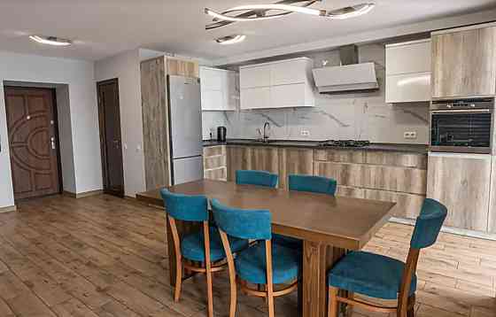 Продаж Квартира 5-кімнатна, 9/9 поверх Тернополь