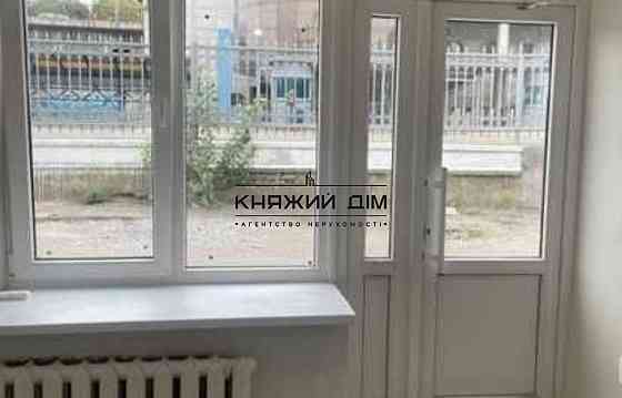 Оренда офісне приміщення на Вокзальная ул. поверх - 1/4 Kiev