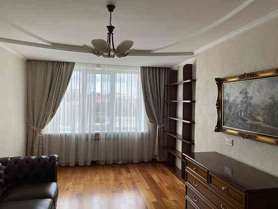 Продаж Квартира 3-кімнатна, 9/23 поверх на Чорновола вул., д. 20 Київ