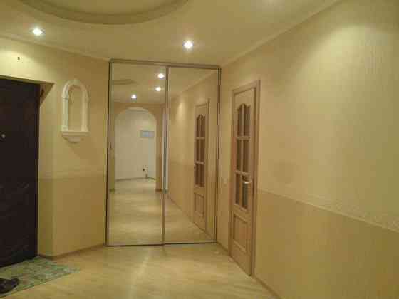 Продаж Квартира 4-кімнатна, 3/9 поверх на Раїси Окіпної вул., д. 4 Kiev