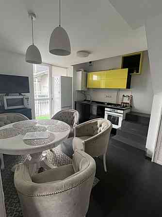 Продаж Квартира 3-кімнатна, 10/11 поверх на вул. Стуса В. Ивано-Франковск