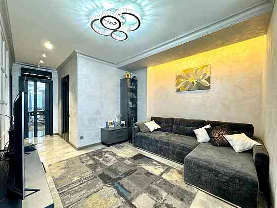 Продаж Квартира 2-кімнатна, 3/4 поверх на Азарова Вице-Адмирала ул., 6 Odessa