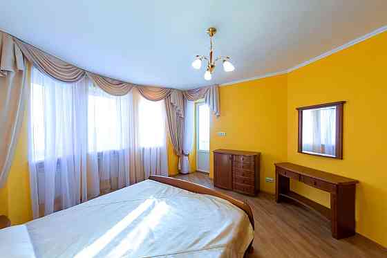 Оренда Квартира 3-кімнатна, 10/15 поверх на вул. Олександра Кошиця, 7 Київ