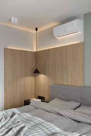 Продаж Квартира 2-кімнатна, 6/7 поверх на Салютна вул., д. 2б Kiev