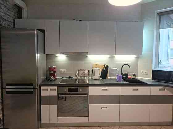 Оренда Квартира 2-кімнатна, 21/23 поверх на вул.Драгоманова, 6/1 Киев