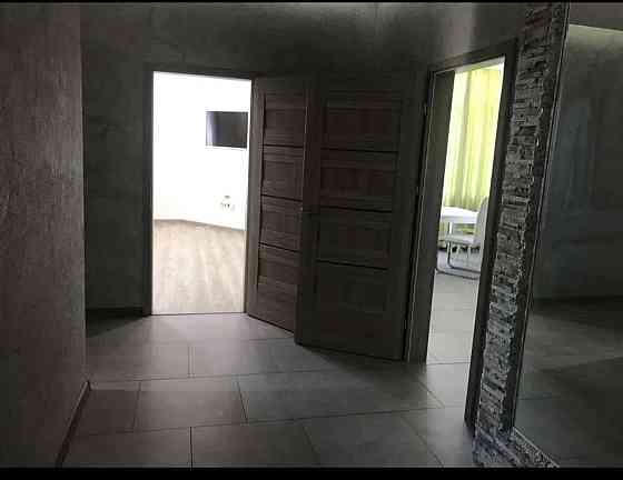 Оренда Квартира 3-кімнатна, 25/25 поверх на ул. Степана Руданского Киев