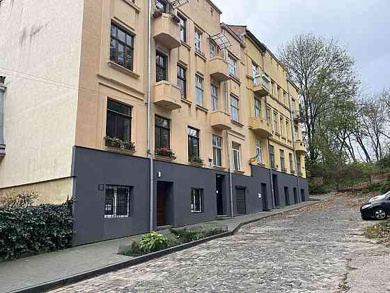 Оренда офісне приміщення на вул. Коцюбинського Михайла приміщень - 3, поверх - 1/4 Львов