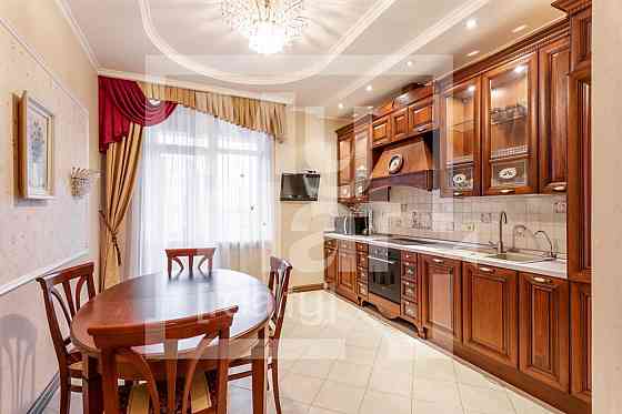 Оренда Квартира 3-кімнатна, 12/25 поверх на вул. Лесі Українки Kiev