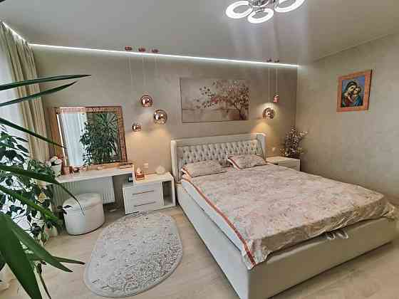 4-кімнатна, вул. Метрологічна 54, Голосіївський р-н, Феофанія Kiev