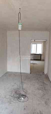 Продаж Квартира 3-кімнатна, 4/5 поверх на вул. Познанська Kharkiv