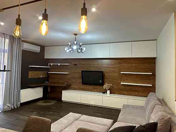 Продаж Квартира 3-кімнатна, 6/16 поверх на Регенераторна вул., д. 4, к.5 Киев