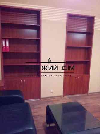 Оренда офісне приміщення на Лютеранская ул. поверх - 1/4 Київ