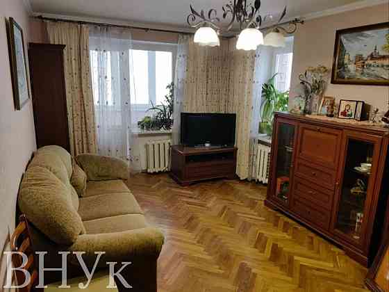 Продаж Квартира 3-кімнатна, 15/15 поверх на вул. Довженка Львов