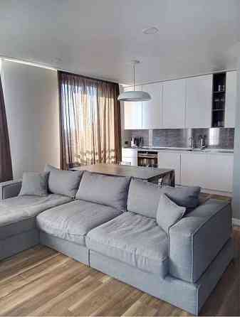 Оренда Квартира 3-кімнатна, 15/16 поверх на ул. Анатолия Петрицкого Киев