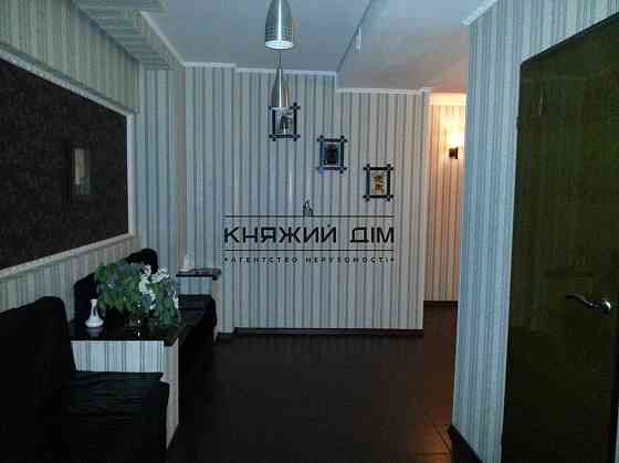 Оренда офісне приміщення на Межигорская ул. поверх - 1/4 Київ