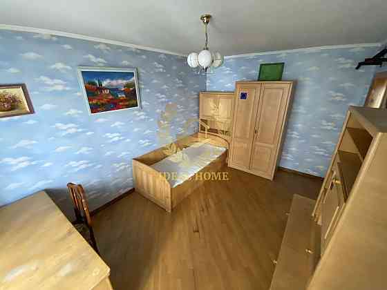 Продаж Квартира 3-кімнатна Киев