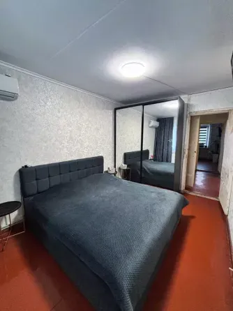 Продаж Квартира 3-кімнатна, 1/9 поверх на Кропивницького вул., 10 Kirovohrad