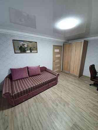 Оренда Квартира 2-кімнатна, 3/5 поверх на Проспект Воскресенський (Перова), 10 Київ