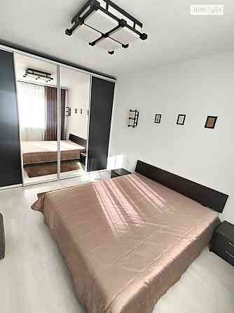 Оренда Квартира 3-кімнатна, 3/5 поверх на вул. Шовковична, 7А Kiev