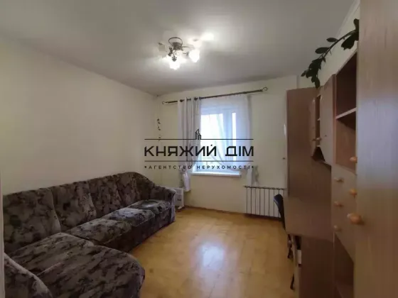 Продаж 3 кімнатна квартира КОД 21145916 Киев