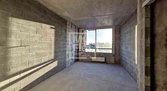 Продаж Квартира 4-кімнатна, 7/7 поверх на вул. Салютна Киев