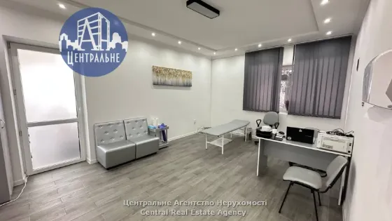 Сдаётся Помещение в жилом доме площадь 129 кв.м 1-й этаж Черновцы Руданського 24 Черновцы