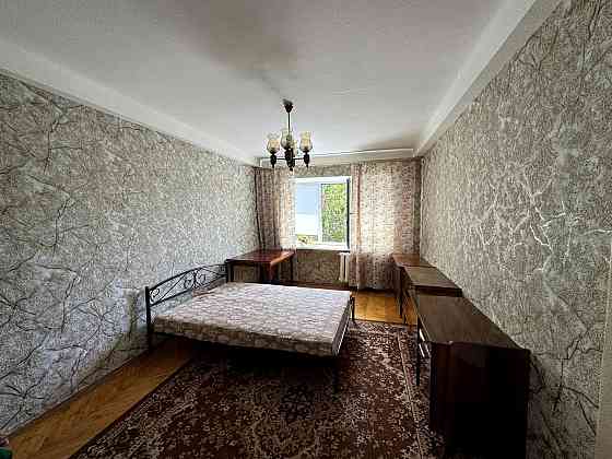 Продаж Квартира 3-кімнатна, 5/5 поверх на Богомольця Академіка вул., д. 8-А Київ