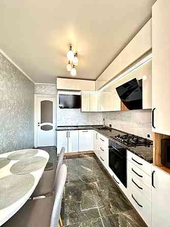 Продаж Квартира 2-кімнатна, 7/9 поверх на Хіміків Івано-Франківськ