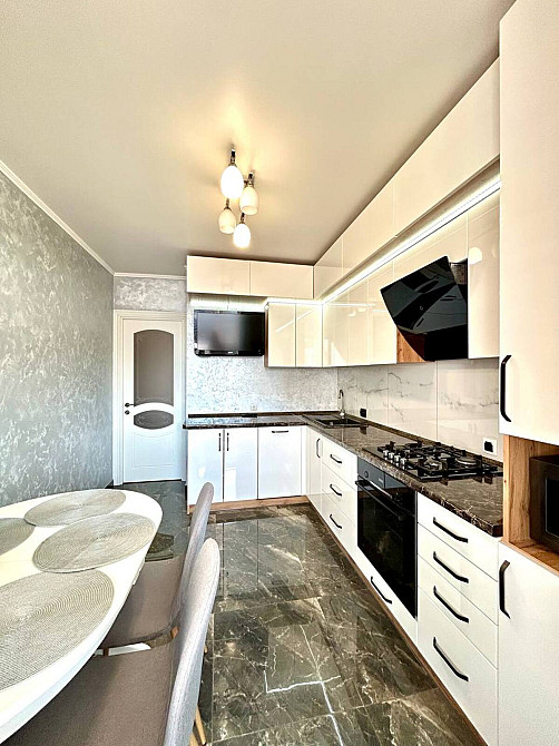 Продаж Квартира 2-кімнатна, 7/9 поверх на Хіміків Івано-Франківськ - фото 2