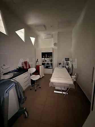 Оренда Будинок 5-кімнатний на Окіпної Раїси вул., 4 Київ