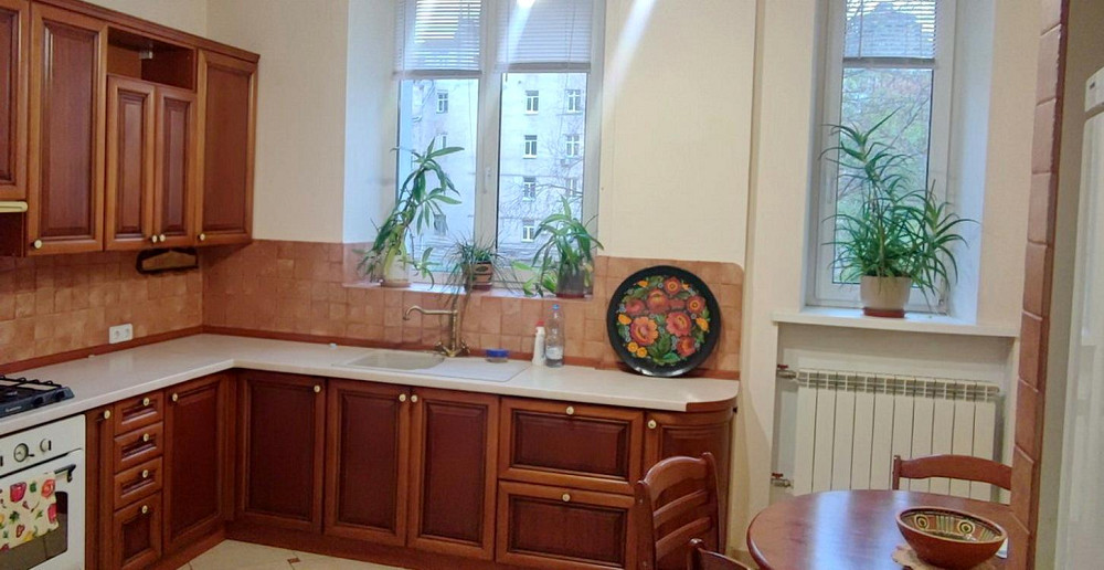 Продаж Квартира 2-кімнатна, 2/5 поверх на Івана Мазепи вул., д. 3 Київ - фото 1