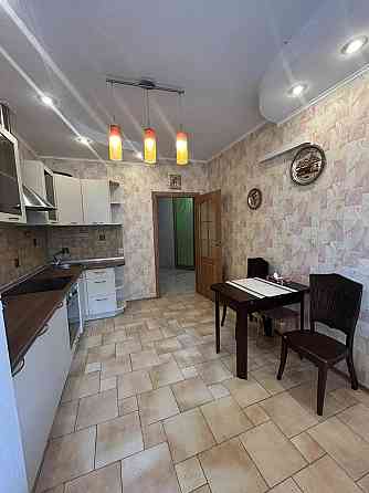 Оренда Квартира 1-кімнатна, 19/24 поверх на Бажана, 10 Київ