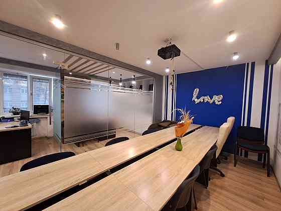 Оренда приміщення вільного призначення на Замкова вул., 5 поверх - 1/5 Тернополь