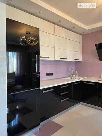 Оренда Квартира 3-кімнатна, 11/22 поверх на ул. Урловская Kiev