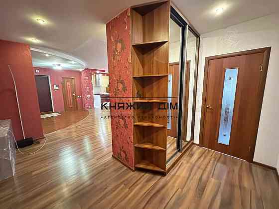 Оренда Квартира 3-кімнатна, 7/18 поверх на Пчелки Елены ул. Киев