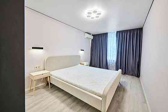 Оренда Квартира 2-кімнатна, 7/9 поверх на вул. Глібова, 2 Киев